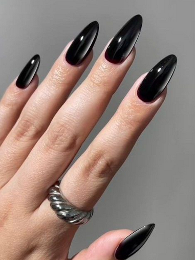 Rubber base pour ongles mous et cassants : comment renforcer l’ongle naturellement