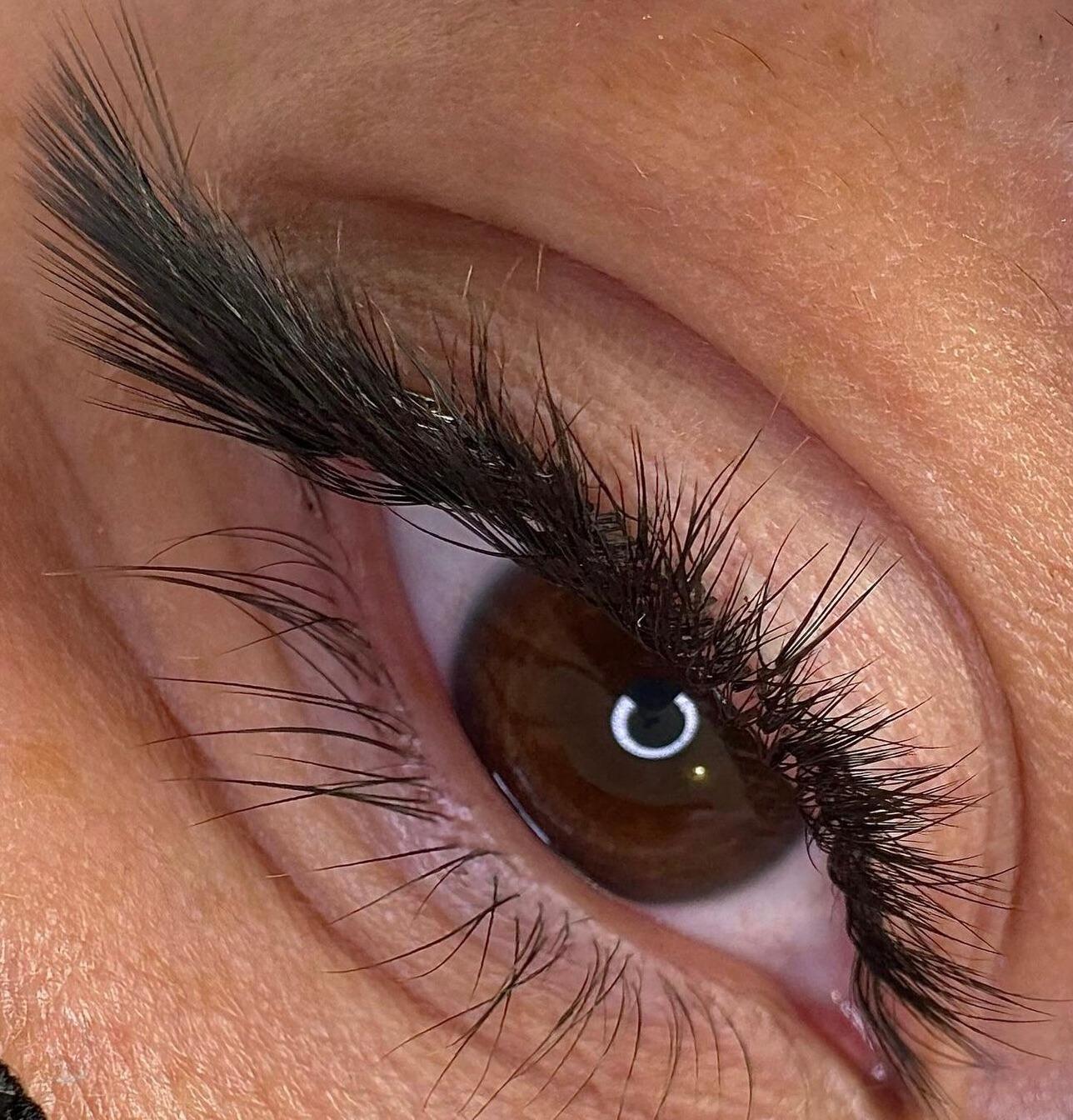 Cils Effet Eyeliner – Extensions de cils courbures L & LC (taille unique)