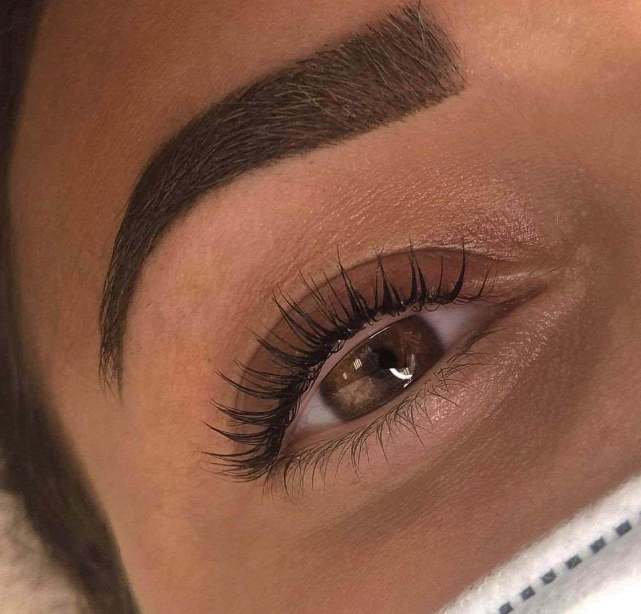 Résultat de rehaussement de cils avec colle Lash Lift Velvet Extension