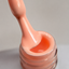 Texture du vernis semi-permanent Beige rosé, teinte nude beige rosée