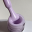 Texture du vernis semi-permanent Lilas dragée, teinte lilas pastel