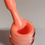 Texture du vernis semi-permanent Pêche nude, teinte pêche-corail douce