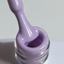Texture du vernis semi-permanent Sugar Plum, teinte mauve prune nacrée